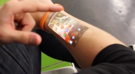 直接在手臂上玩手機?科技產(chǎn)品設(shè)計