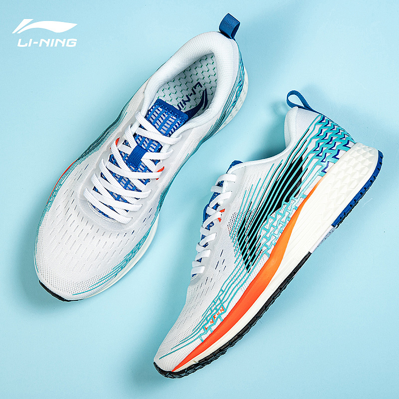 楊路的跑鞋市場如何重新定位？