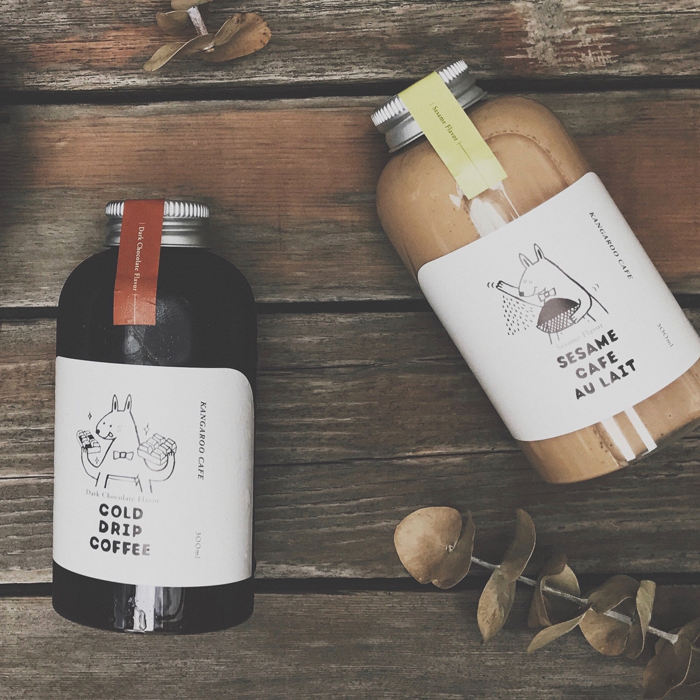 黑巧克力、水果風(fēng)味、芝麻歐蕾三種不同的咖啡包裝設(shè)計